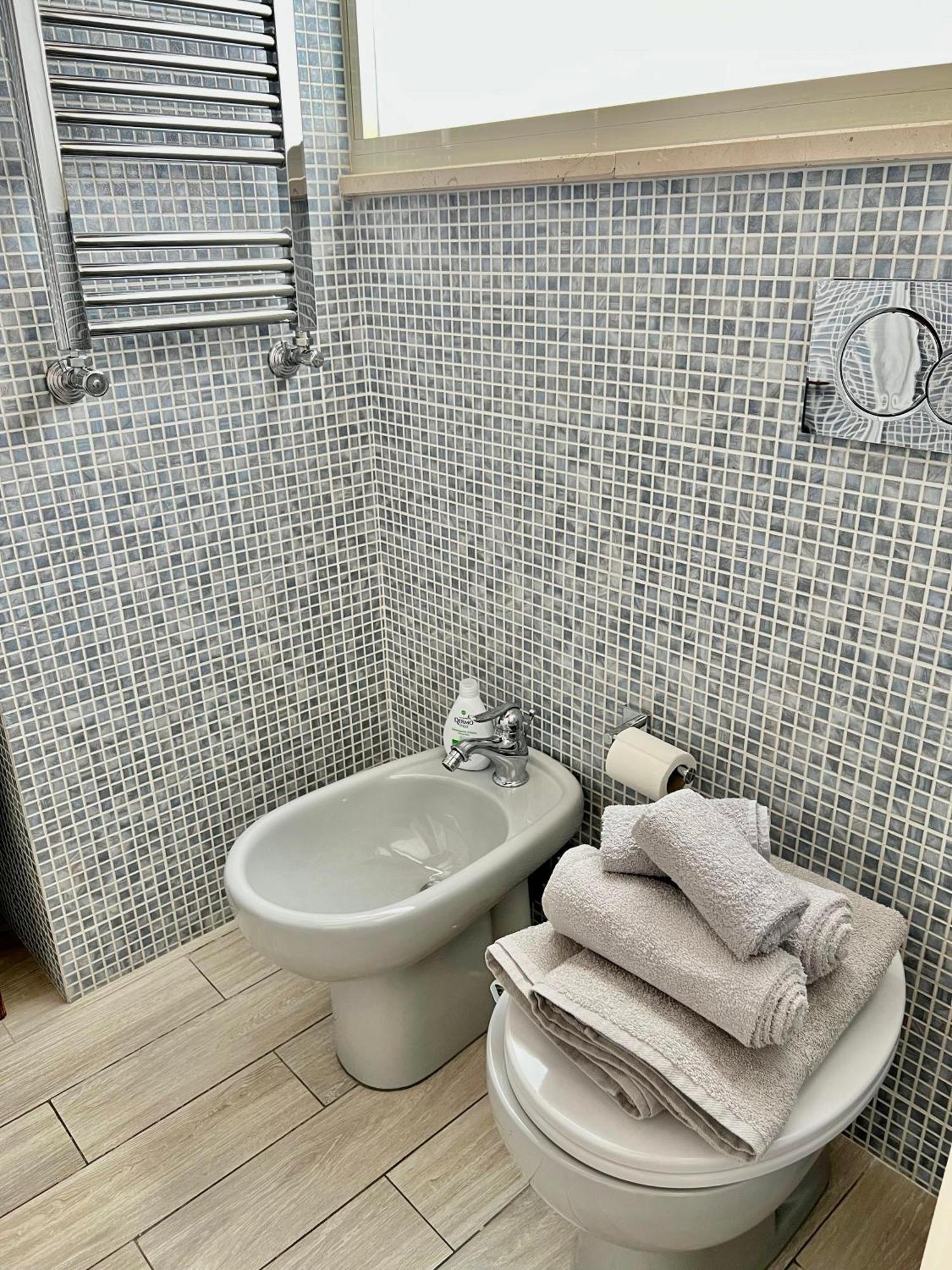 Vivi In Un Attico Tipico Romano Con Vista Su Roma 外观 照片